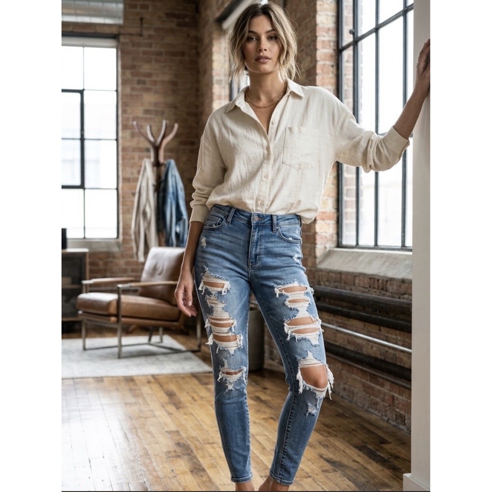 Judy Blue Stretch Distressed High Rise Boyfriend Fit Cropped Jeans~3/26